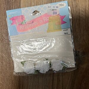 Vintage Satin Flowers White